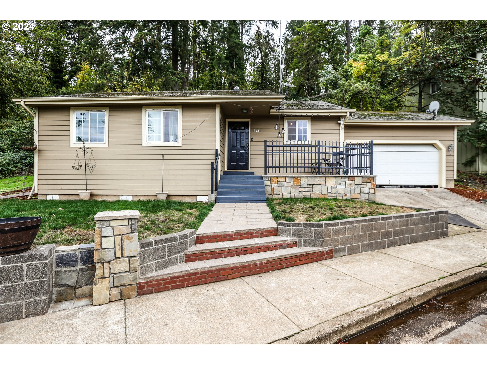 Aster St, Springfield, OR 97478