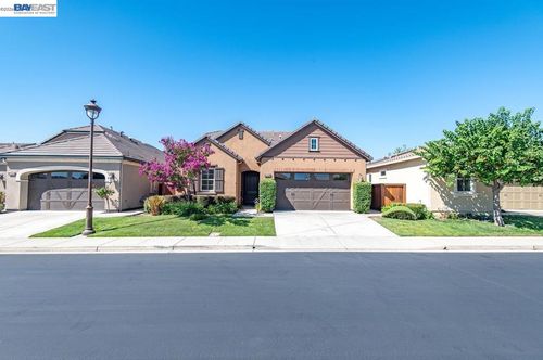 1033 Malbec Ln, Brentwood, CA, 94513-4340 | Card Image