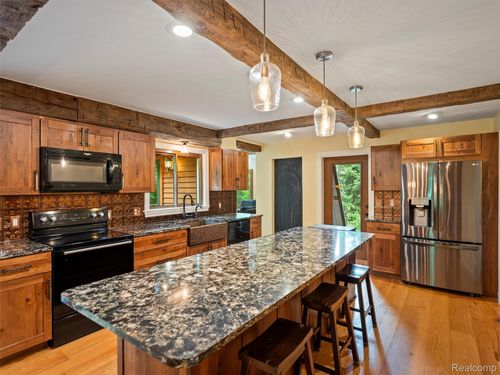 9767 Whisperwood Ln, Brighton, MI, 48116-8859 | Card Image