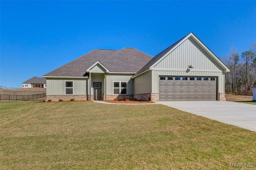 834 New Style Cir, Clanton, AL, 35045-8332 | Card Image