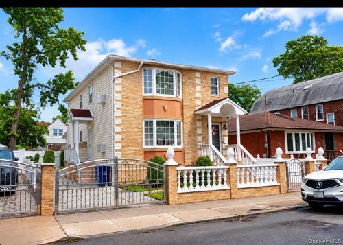 223-15 109th Ave, Queens Village, NY, 11429-2815 | Card Image