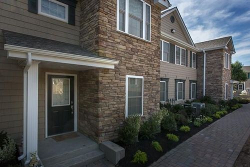 1607-100 Vista View Dr, Farmingville, NY, 11738-3000 | Card Image