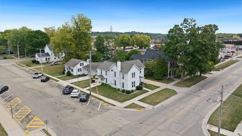 213 N 4th St, Oregon, IL, 61061-1498 | Card Image