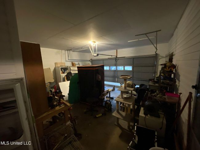 Garage | Image 32