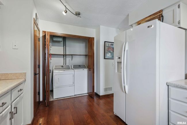 5952 Crow Valley Park Dr, Condo with 2 bedrooms, 2 bathrooms and null parking in Davenport IA | Image 16