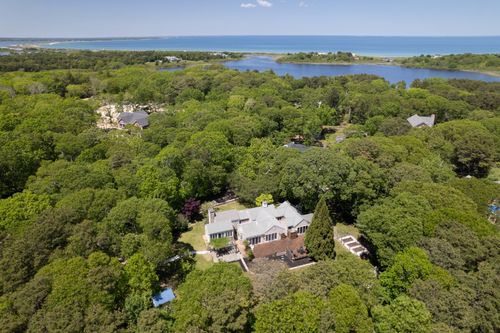 17 Oakdale Dr, Edgartown, MA, 02539-7331 | Card Image
