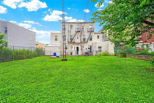3245 37th St, Astoria, NY, 11103-4095 | Card Image