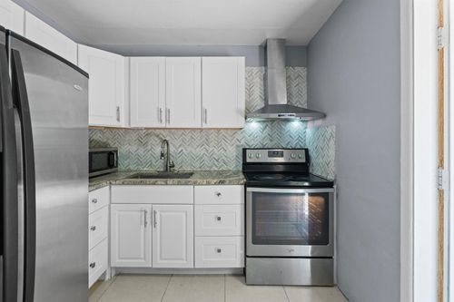 528 Ne 20th Avenue Ne, Boynton Beach, FL, 33435 | Card Image