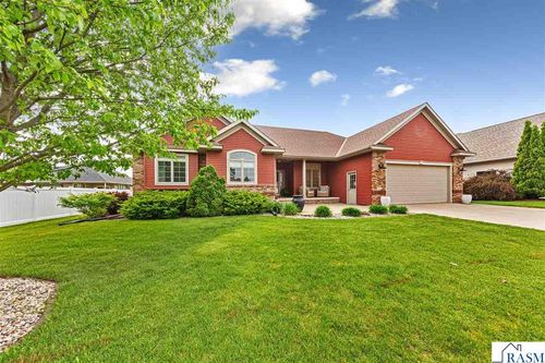 112 Jacob Dr, Mankato, MN, 56001-5296 | Card Image