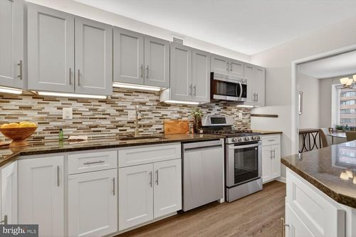 1112s-4515 Willard Ave, CHEVY CHASE, MD, 20815-3654 | Card Image