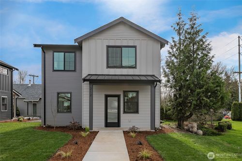 212 E Grover St, Lynden, WA, 98264-1514 | Card Image