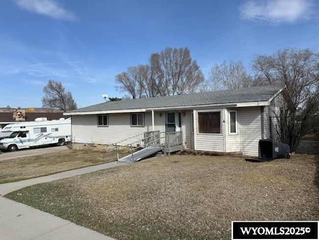 530 Juniper St, House other with 5 bedrooms, 3 bathrooms and null parking in Green River WY | Image 44