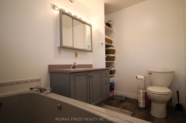 734 Short Point Rd, House other with 3 bedrooms, 3 bathrooms and 8 parking in Lyndhurst ON | Image 27
