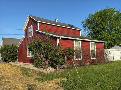 103 W 9th St, Williamstown, WV, 26187-1509 | Card Image