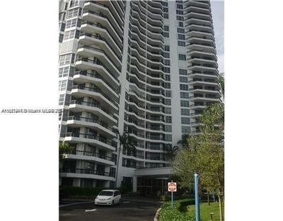 308 - 3530 Mystic Pointe Dr, Condo with 2 bedrooms, 2 bathrooms and null parking in Aventura FL | Image 1