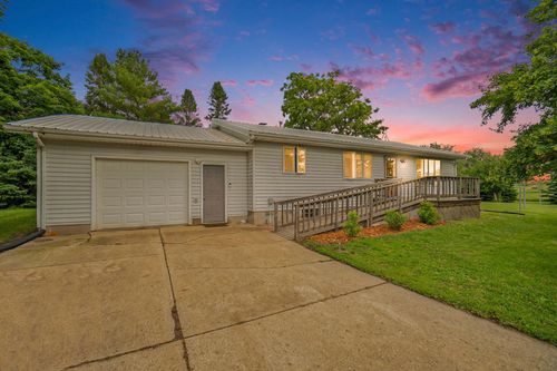 272 101st St, Beaver Creek, MN, 56116-4026 | Card Image