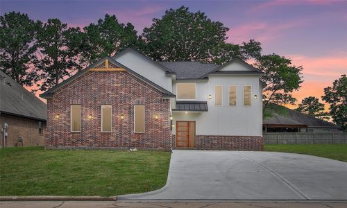 69 Wick Willow Rd, Montgomery, TX, 77356-8215 | Card Image