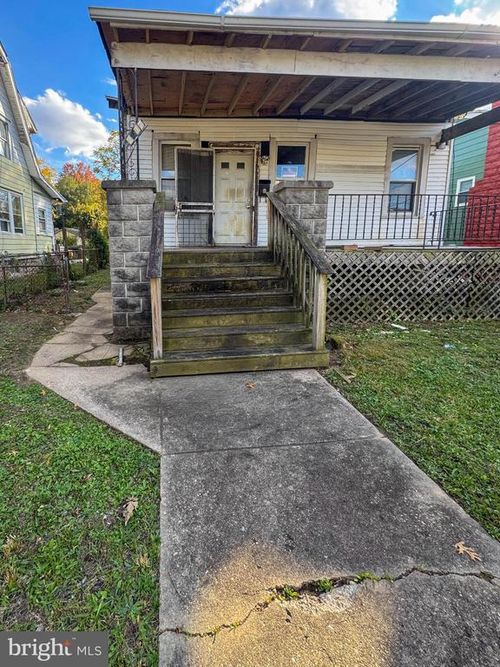 2017 Perry St Ne, WASHINGTON, DC, 20018-3053 | Card Image