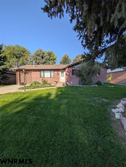 1805 20th St, Gering, NE, 69341-2328 | Card Image