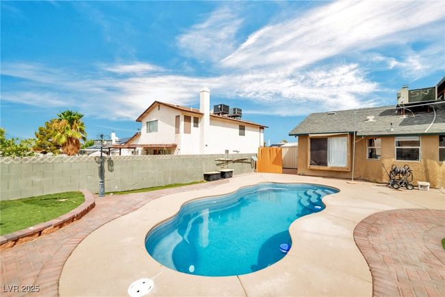 6373 Enchanting Ct, House other with 4 bedrooms, 3 bathrooms and null parking in Las Vegas NV | Image 4