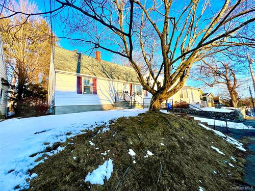 23 Independence Ave, Middletown, NY, 10940-5928 | Card Image