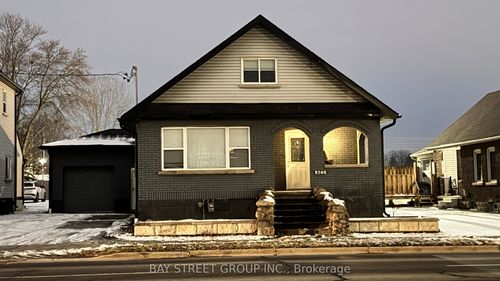 {{alt}} | Card Image