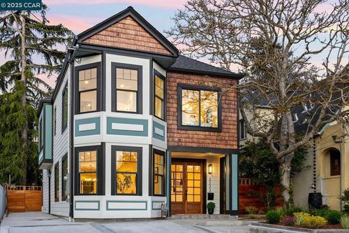 2223 Byron St, Berkeley, CA, 94702-1809 | Card Image
