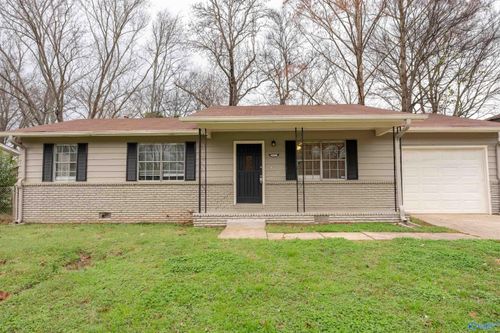 514 Lisa Ln Nw, Huntsville, AL, 35811-1768 | Card Image