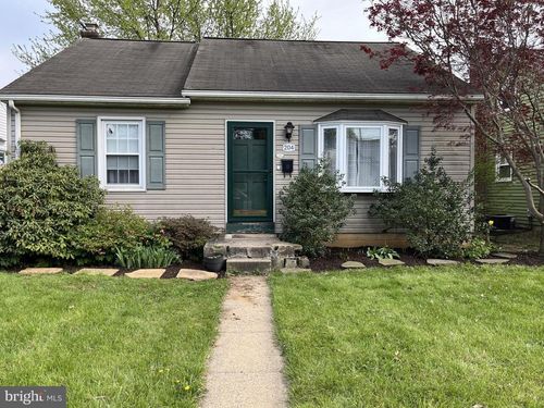 204 Wecaf Rd, NEW HOLLAND, PA, 17557-1745 | Card Image