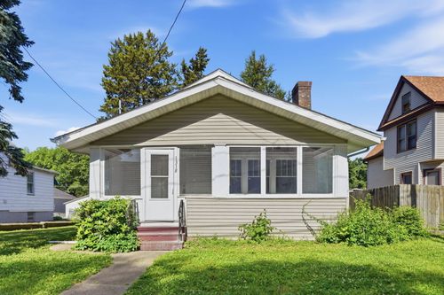 1318 44th St, Rock Island, IL, 61201-3139 | Card Image