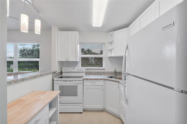 373 - 373 Tilford R, Condo with 1 bedrooms, 2 bathrooms and null parking in Deerfield Beach FL | Image 5