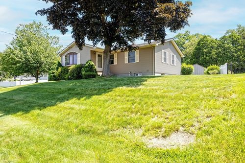 19 Moreau Ct, Chicopee, MA, 01020-4824 | Card Image
