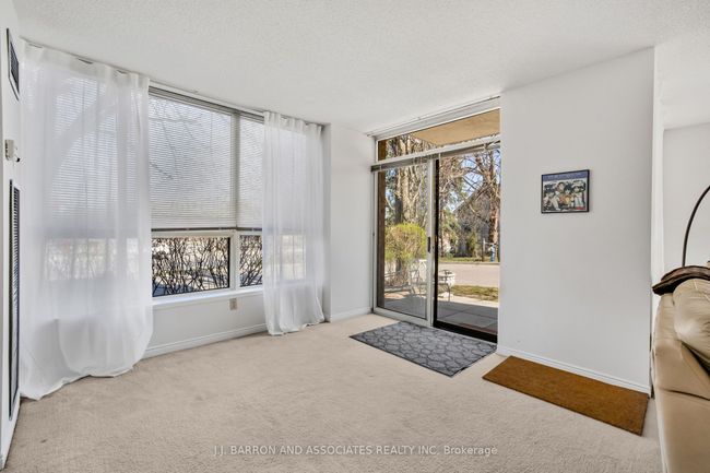114 - 14924 Yonge St, Condo with 2 bedrooms, 2 bathrooms and null parking in Aurora ON | Image 11
