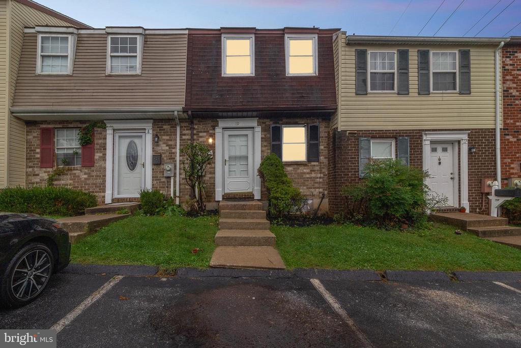 Painters Place Ct, Owings Mills, MD 21117