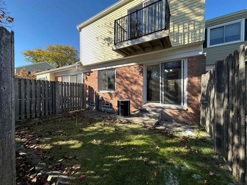 37354 Charter Oaks Blvd, Clinton Twp, MI, 48036-2420 | Card Image