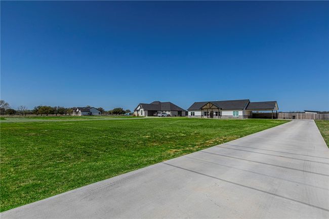 1973 Jackson Ln, House other with 3 bedrooms, 2 bathrooms and 2 parking in China Spring TX | Image 8