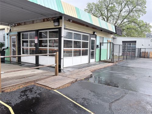 4225 S Peoria Ave, Tulsa, OK, 74105-7637 | Card Image