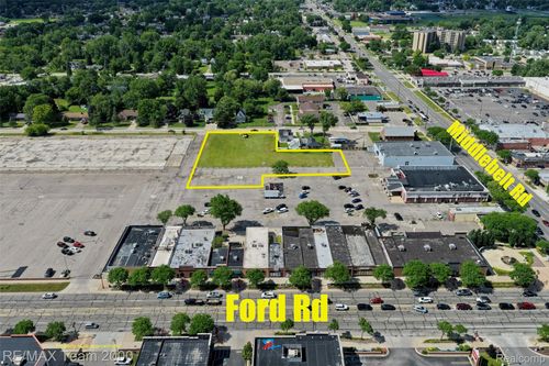 5705 Middlebelt Rd, Garden City, MI, 48135-2477 | Card Image
