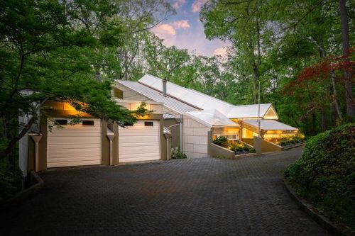 1121 Dawn View Ln Nw, Atlanta, GA, 30327-1303 | Card Image