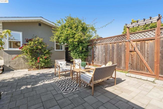 1040 Camelia St, House other with 2 bedrooms, 1 bathrooms and null parking in Berkeley CA | Image 41