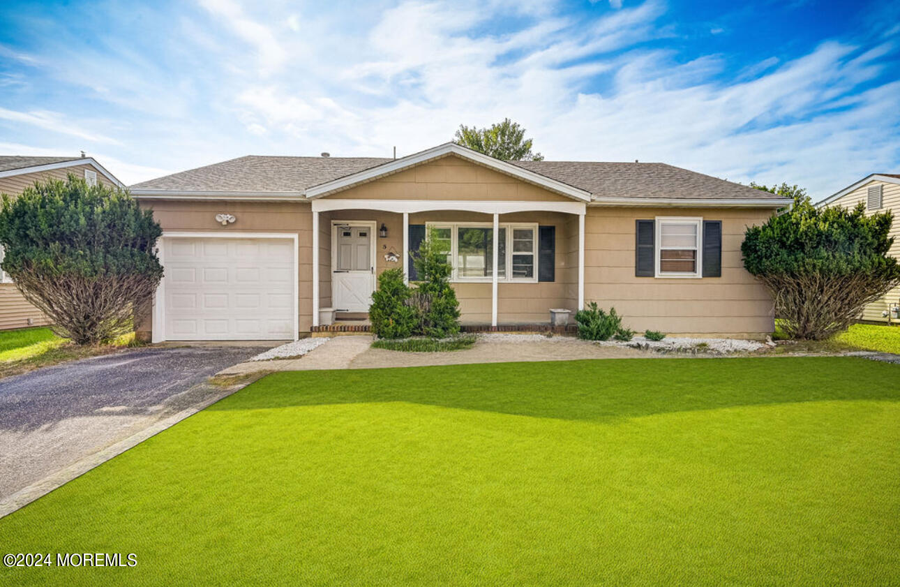 Coventry Rd, Toms River, NJ 08757