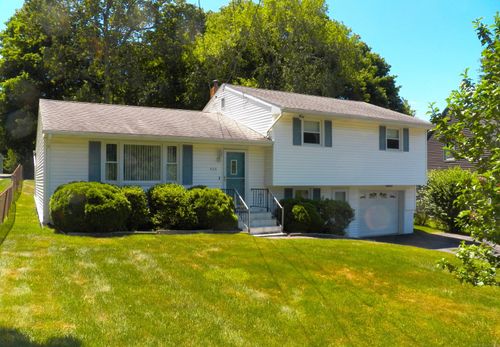 464 French St, Watertown, CT, 06779-1511 | Card Image