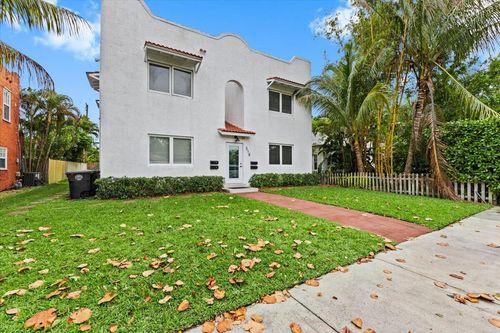 b-518 Biscayne Dr, West Palm Beach, FL, 33401-7618 | Card Image