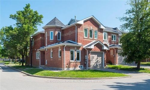 896 Caribou Valley Cir, Newmarket, ON, L3X1X1 | Card Image