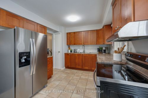 30-220 Ormond Dr, Oshawa, ON, L1G6T5 | Card Image