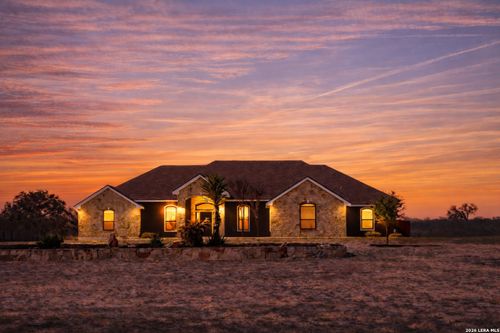 201 Abrego Lake Dr, Floresville, TX, 78114-6611 | Card Image
