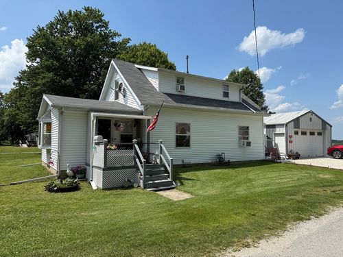 512 E Washington St, Donovan, IL, 60931-6075 | Card Image