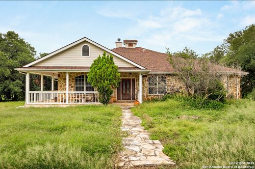554 County Road 385, San Antonio, TX, 78253-6802 | Card Image