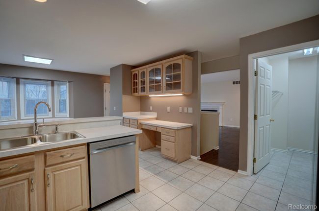 6407 Beecher Rd, Condo with 2 bedrooms, 3 bathrooms and null parking in Flint MI | Image 11