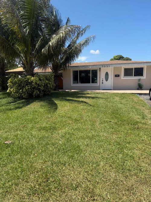 7531 Shalimar St, Miramar, FL, 33023-2540 | Card Image